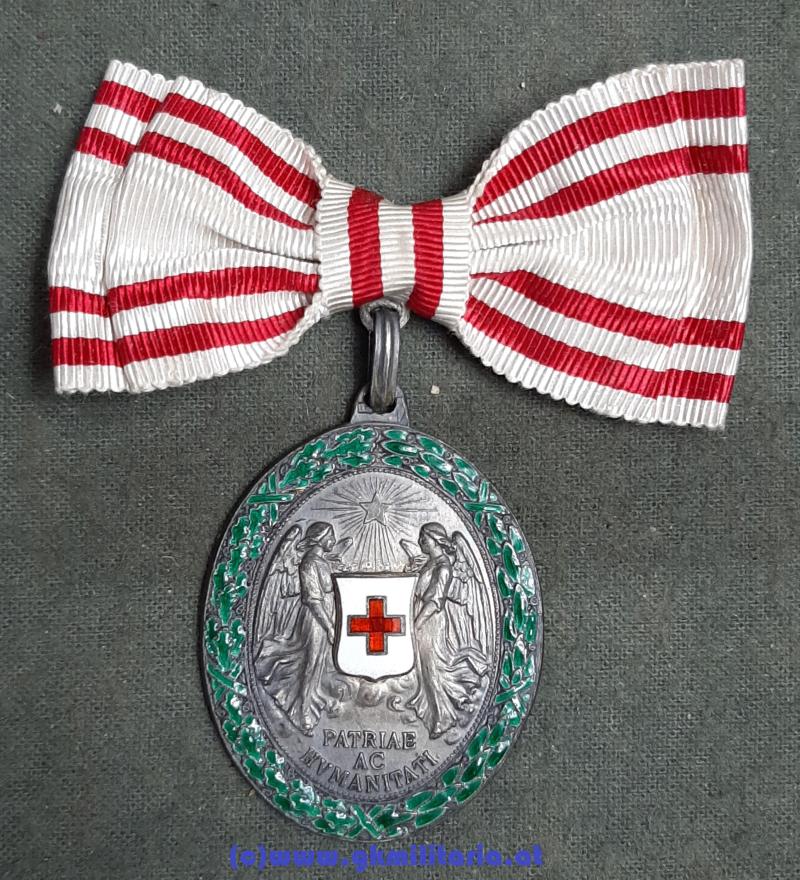 k.u.k. Silberne Ehrenmedaille Rotes Kreuz mit KD - Damenmasche!