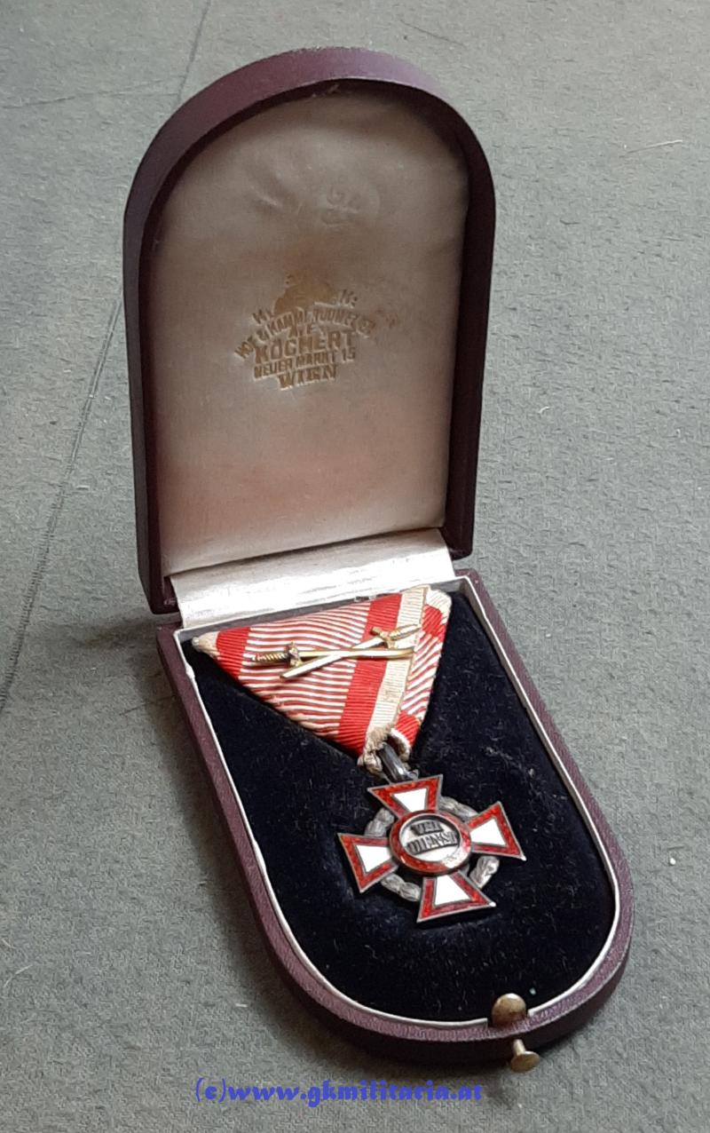 k.u.k. Militärverdienstkreuz 3. Klasse mit KD u. Schwertern im Etui der Fa. Köchert!!