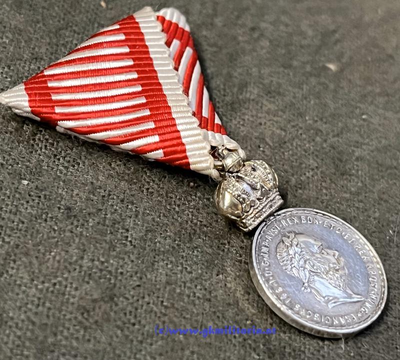 k.u.k. Silberne Militärverdienstmedaille Kaiser Franz Joseph I. am Dreiecksband!! - MINIATUR!!