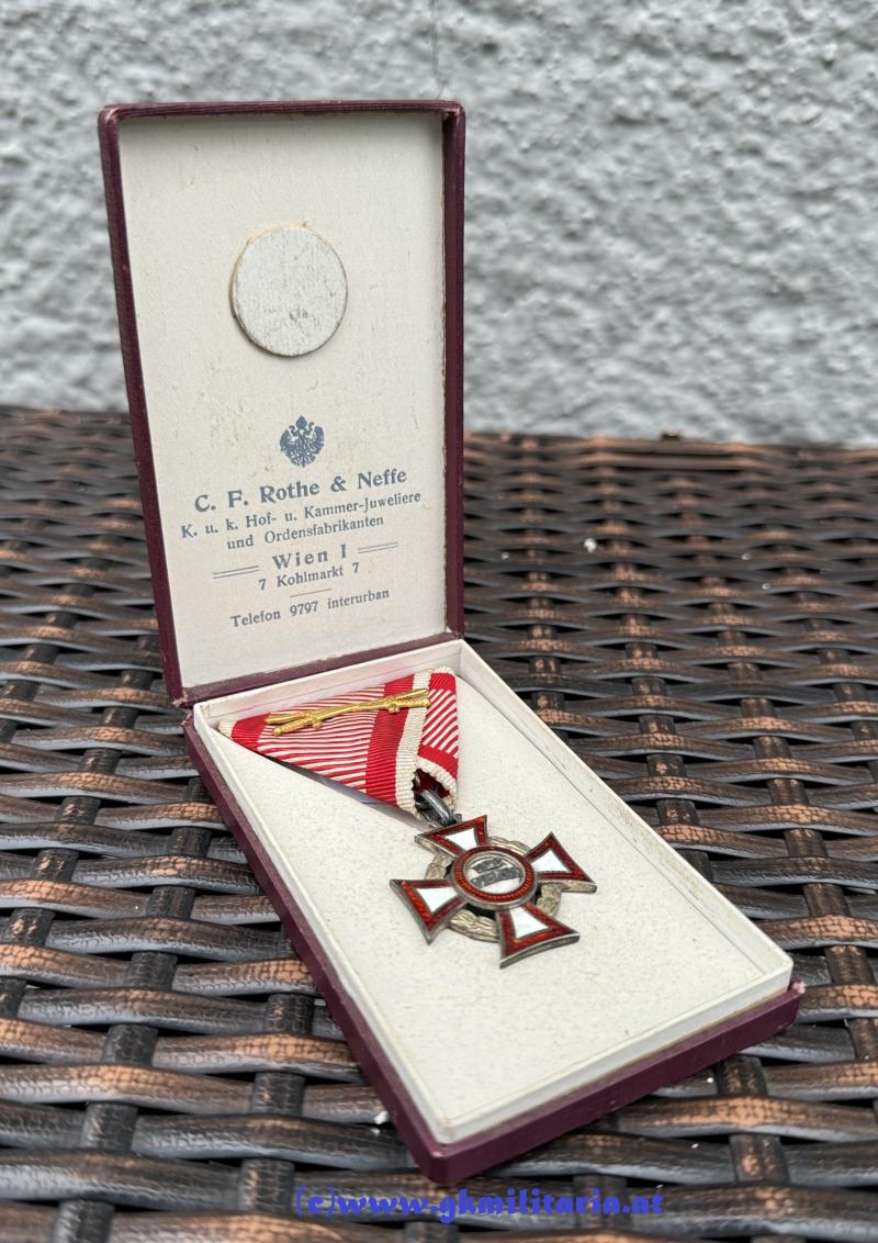 k.u.k. Militärverdienstkreuz III. Klasse im Karton-Etui - C.F. ROTHE, Wien - Selten!