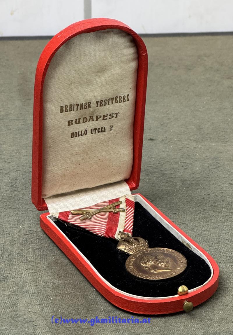 k.u.k. Bronzene Militärverdienstmedaille Kaiser Franz Joseph I. im Etui - BREITNER TESTVEREK, Budapest - TOP!