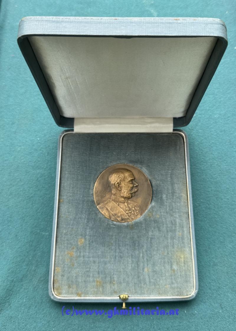 Medaille Kaiser Franz Joseph I. - Kriegserinnerungsmedaille 1914-1915 im Etui!!