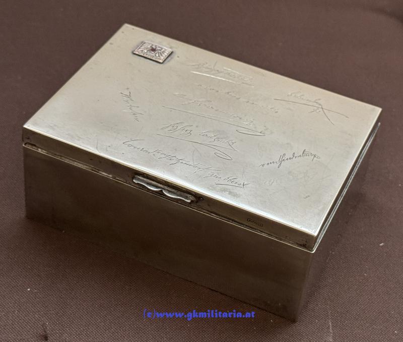 k.u.k. Zigarrendose - Offizielle Kriegsfürsorge - Unterschriften: Kaiser Franz Joseph I., Erzherzog Eugen, Erzherzog Carl usw.!