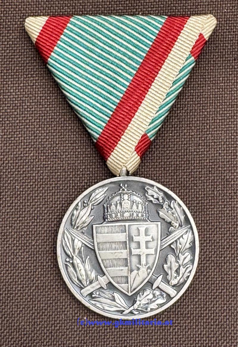 Ungarische Weltkriegserinnerungsmedaille 1914-1918 mit Schwertern!
