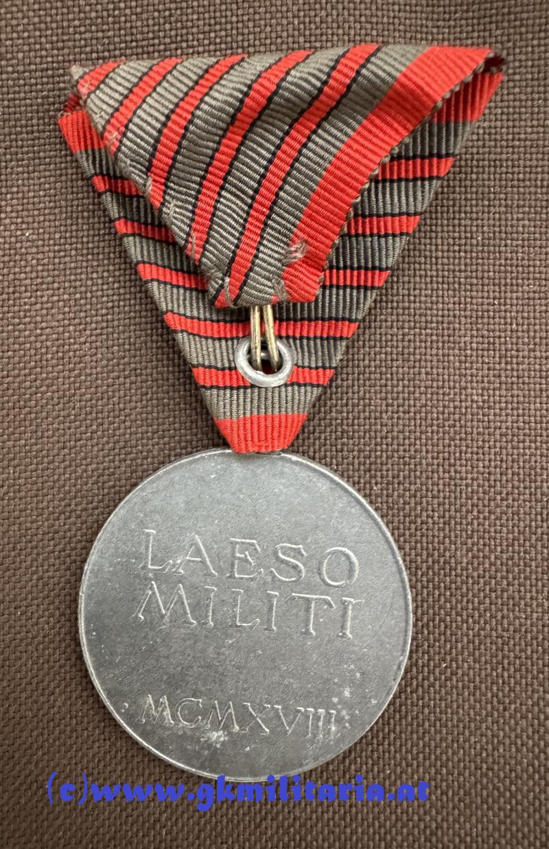 6er Satz Verwundetenmedaille Kaiser Karl I. - MINT!
