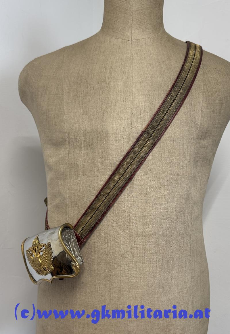 k.u.k. Kartuschenkasten für Offiziere der Kavallerie mit Riemen - Variante mit 