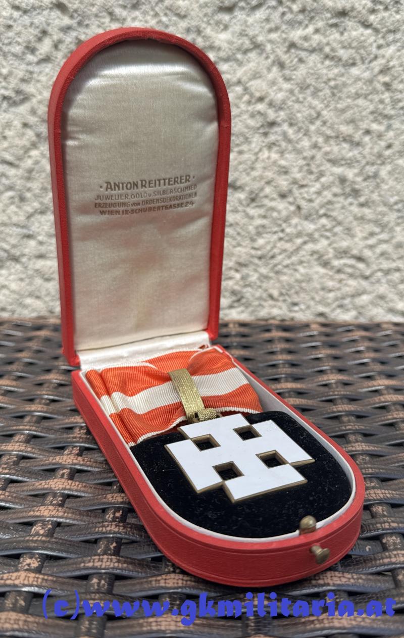 Ehrenzeichen für Verdienste um die Republik Österreich (Österreichischer Verdienstorden) im Etui!