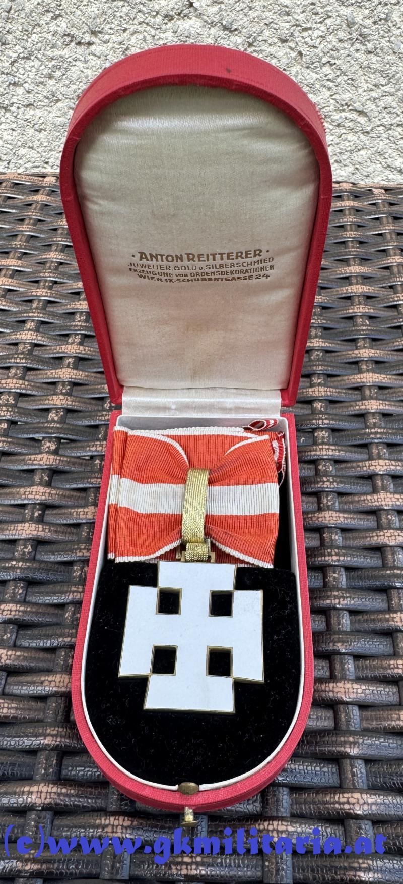 Ehrenzeichen für Verdienste um die Republik Österreich (Österreichischer Verdienstorden) im Etui!