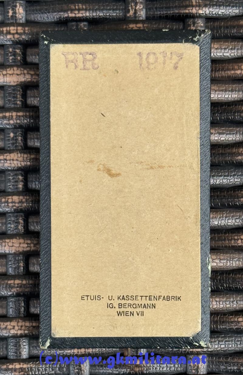 k.u.k. Etui Goldenes Verdienstkreuz m. Krone - Bergmann, Wien!