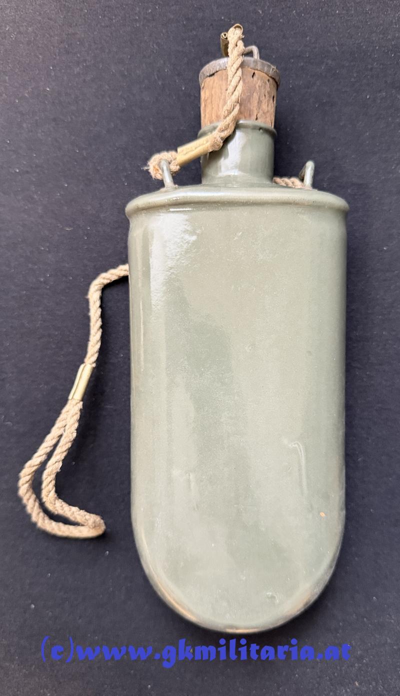 k.u.k. Feldflasche mit Becher u. Leinensack! - MINT!