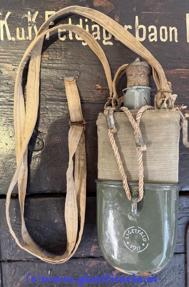 k.u.k. Feldflasche mit Becher, Leinensack und Trageriemen!