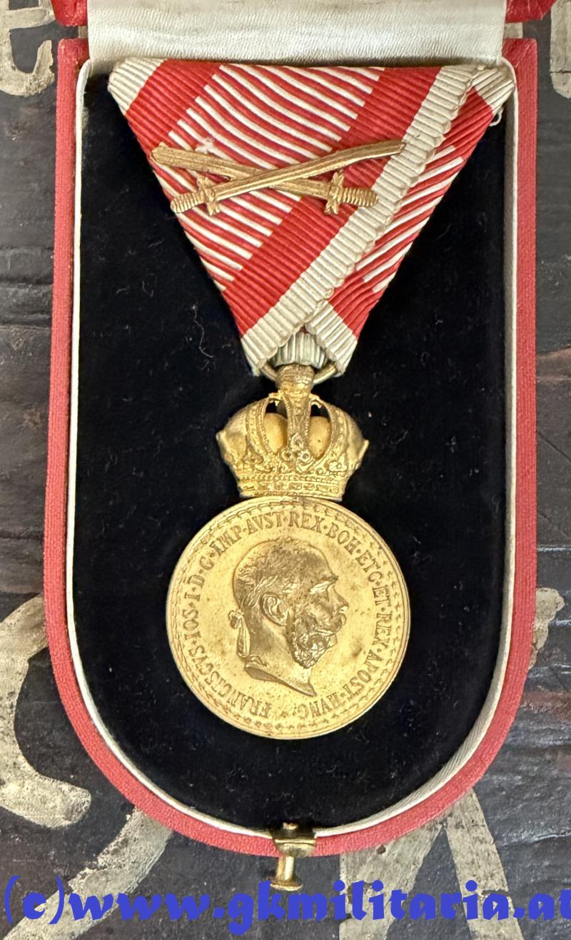 k.u.k. Bronzene Militärverdienstmedaille Kaiser Franz Josef I. mit Schwertern im Etui!