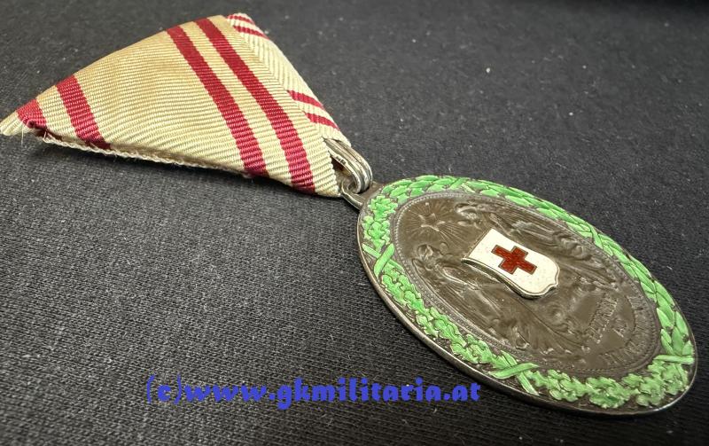 k.u.k. Silberne Ehrenmedaille v. Roten Kreuz mit KD - TOP PATINA!! Hersteller J. SOUVAL!!