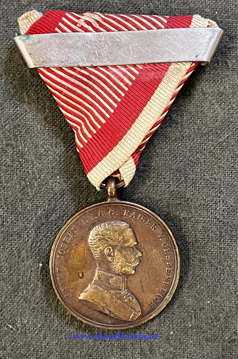 k.u.k. Bronzene Tapferkeitsmedaille Kaiser Franz Josef mit Wiederholungsspange - Zimbler gestempelt!