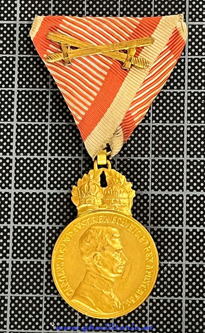 k.u.k. Bronzene Militärverdienstmedaille Kaiser Karl I. mit Schwerter - Stempel 